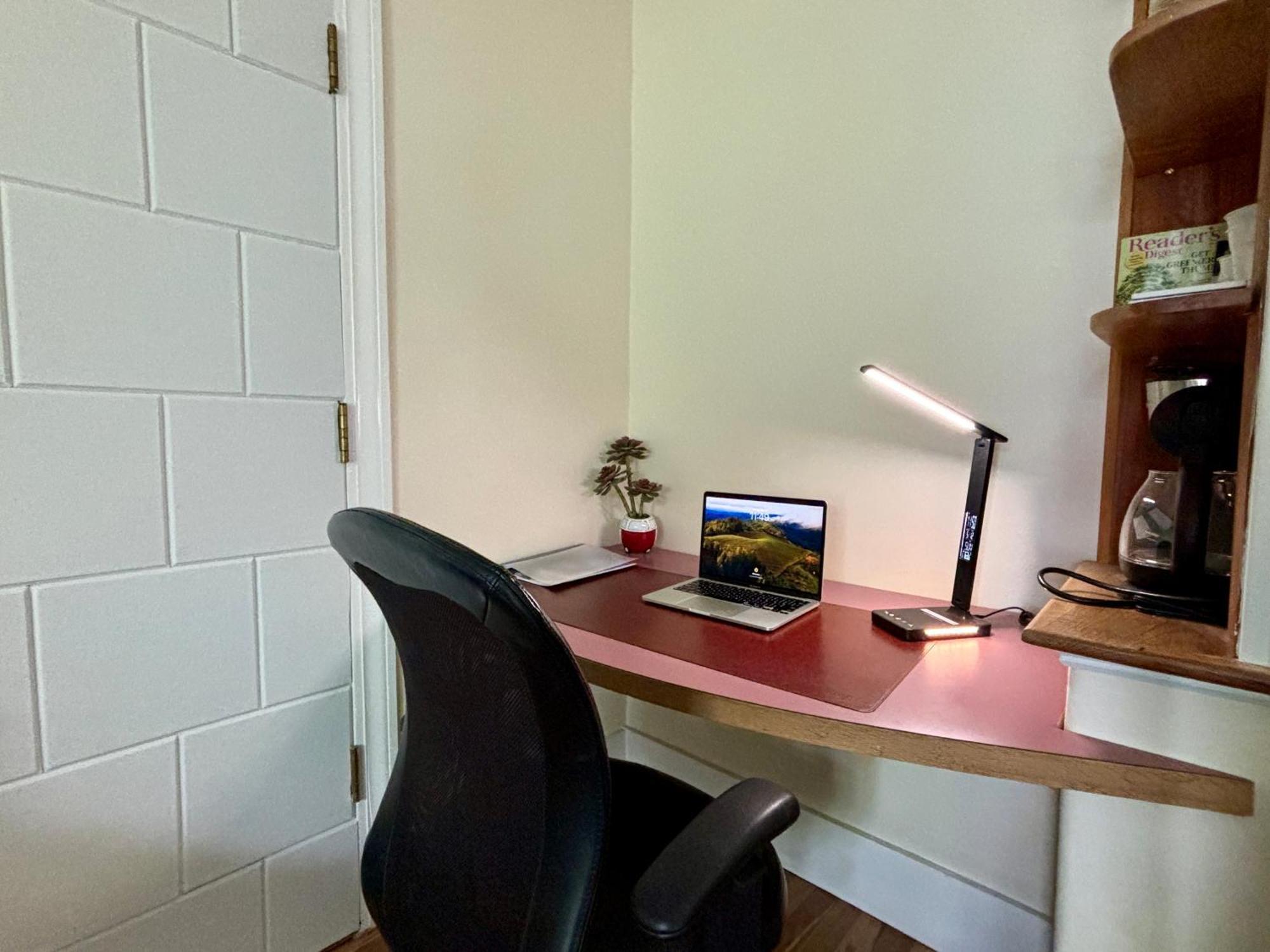 Traveler'S Den In Medford Quarto foto